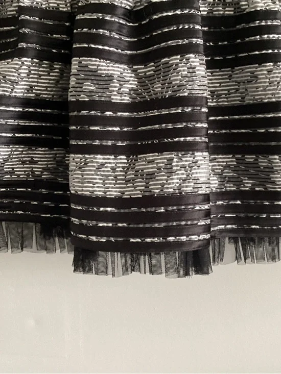 BCBG MaxAzria ‘Madeline’ Structured Strapless Dress, Size 2 - Picture 4 of 12